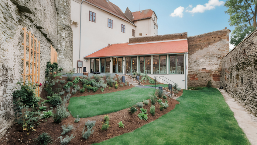 Garten im Innenhof der Burg Schlaining.