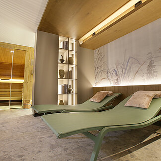 Liegen und Sauna.