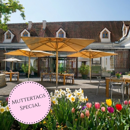 Hotel Innenhof Frühlingsblumen Muttertag Hotel Innenhof Frühlingsblumen Muttertag