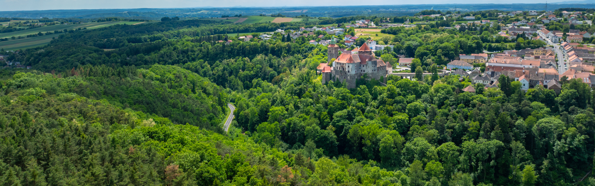 Stadtschlaining aus der Vogelperspektive (c) Burgenland Tourismus_MFilm