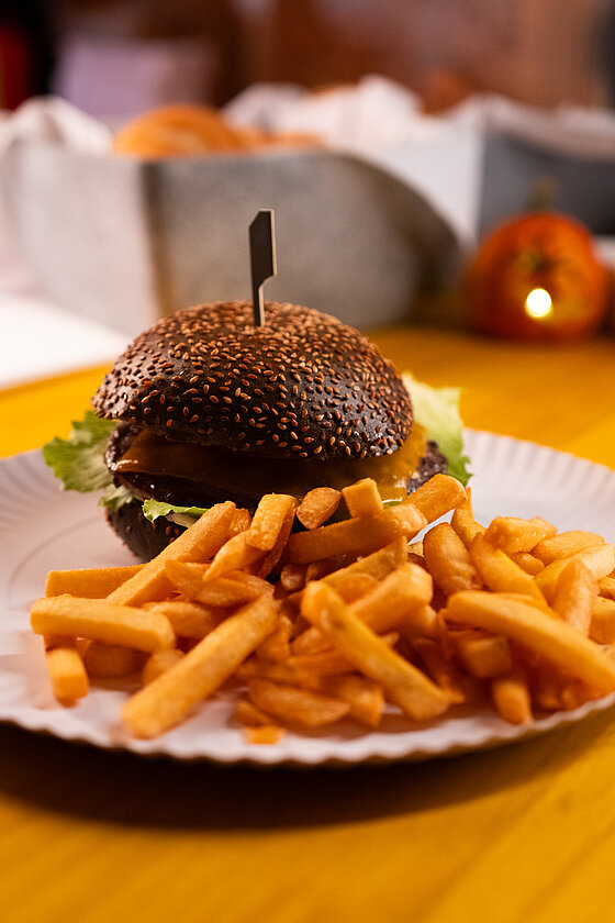 Ghost Burger vom Halloween Event (c) Burgenland Tourismus MFilm