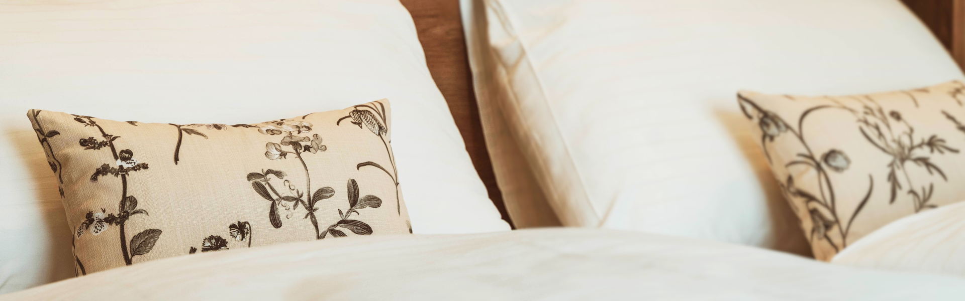 Nahaufnahme Kissen in Zimmer im Burghotel Schlaining